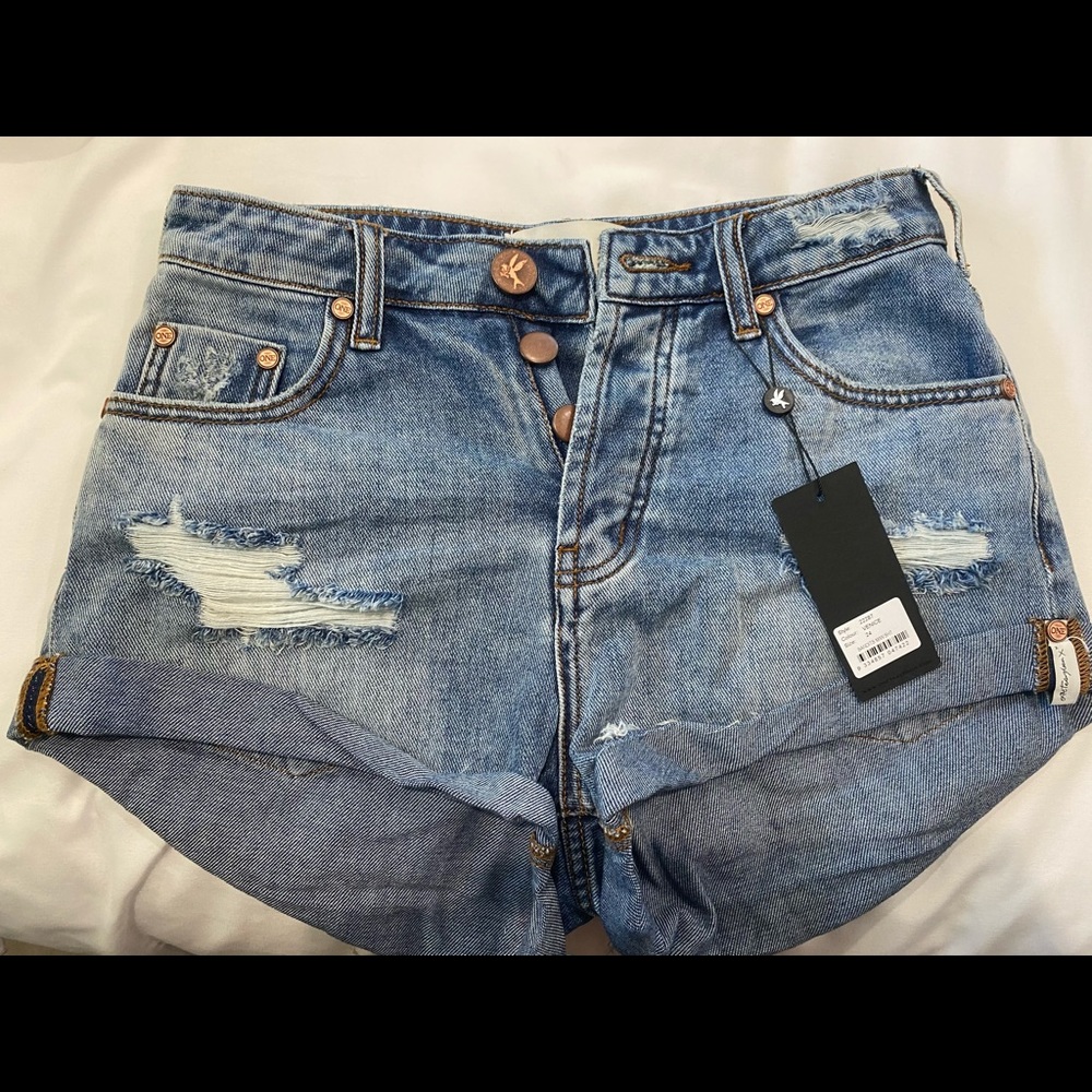 One teaspoon size 24 shorts new with tag!